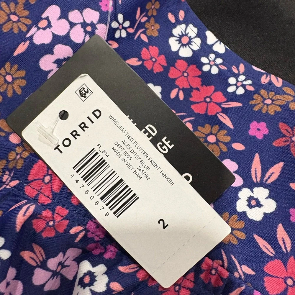 Torrid Wire-Free Twist Front Tankini - Picture 6 of 6